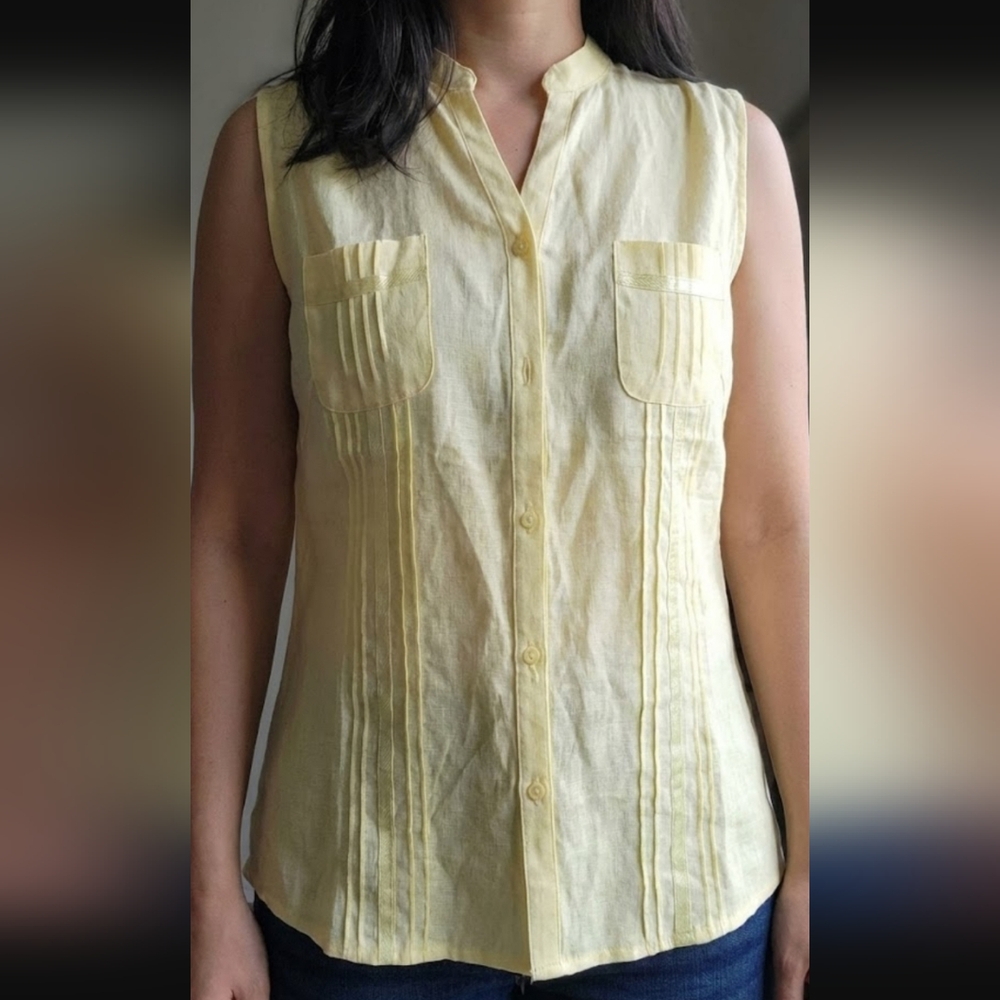 Lucy & Laurel Light Yellow Sleeveless Blouse